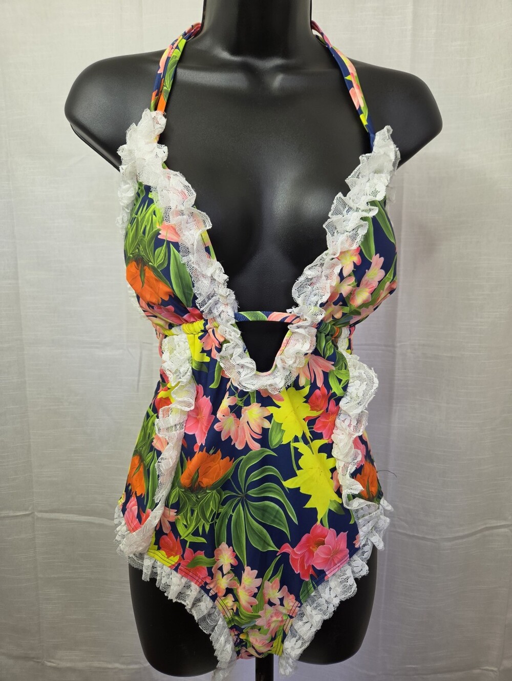 Tropical Ruffles with Lace V-Plunging One Piece Women's Swimsuit Size XL - Picture 3 of 10